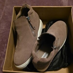 Women's Gray Suede Wedge Shoes